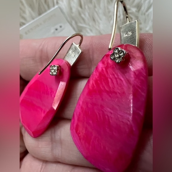 Kendra Scott Marty Earrings Pink - Mother of Pearl - Picture 4 of 7